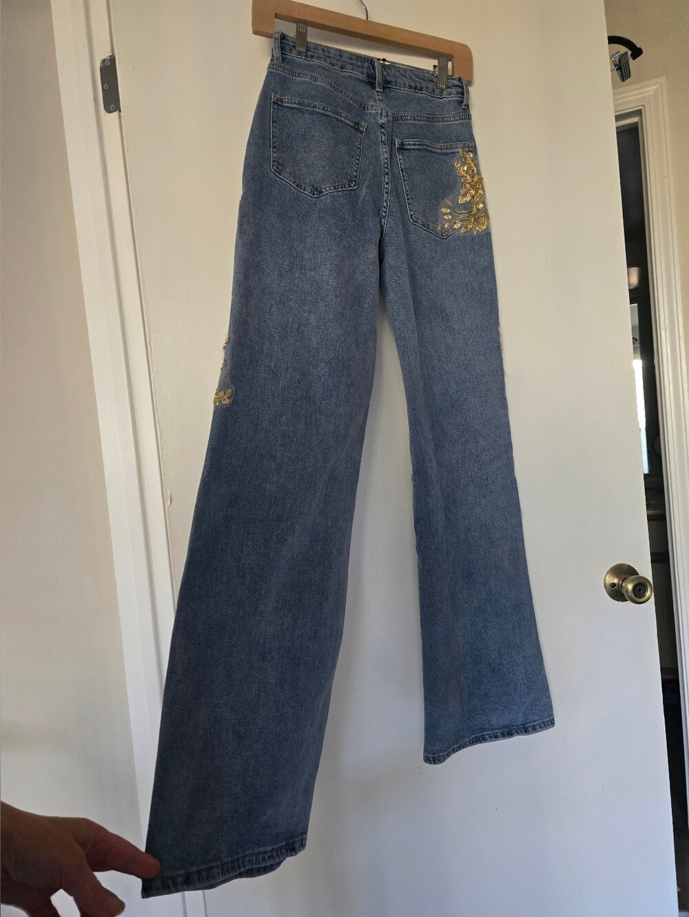 Embellished Light Blue High-Waist Wide-Leg Stretchy Jeans Size Small - Picture 7 of 13